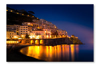 Night View of Amalfi Cityscape on Coast Line 16 po x 24 po : Oeuvre d’art murale en panneau de tissu sans cadre