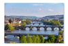 Scenic View of Bridges on The Vltava River 28 po x 42 po : Oeuvre d’art murale en panneau de tissu sans cadre