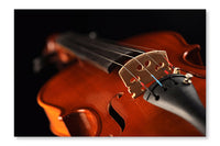 Close Up Shot of A Violin, Shallow Deep of Field 28 po x 42 po : Oeuvre d’art murale en panneau de tissu sans cadre