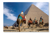 Bedouin on Camel Near of Egypt Pyramid 16 po x 24 po : Oeuvre d’art murale en panneau de tissu sans cadre
