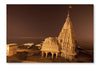  Broken Temple In Ganges River At Night Time, Varanasi, India 16 po x 24 po : Cadre d'art mural et panneau de tissu