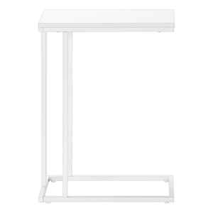 Table d’appoint blanche et métal blanc