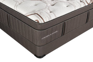 Ensemble à Euro-plateau Cardiff City collection Founders de Stearns & Foster pour très grand lit